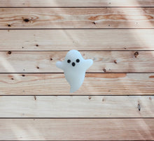 Load image into Gallery viewer, Halloween Glow in the Dark Charms